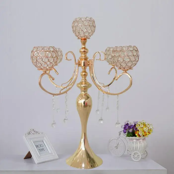 1 piece European-style luxury atmosphere metal hollow out wrought iron crystal candlestick/ Creative 5 head crystal candlestick
1 piece European-style luxury atmosphere metal hollow out wrought iron crystal candlestick/ Creative 5 head crystal candlestick
