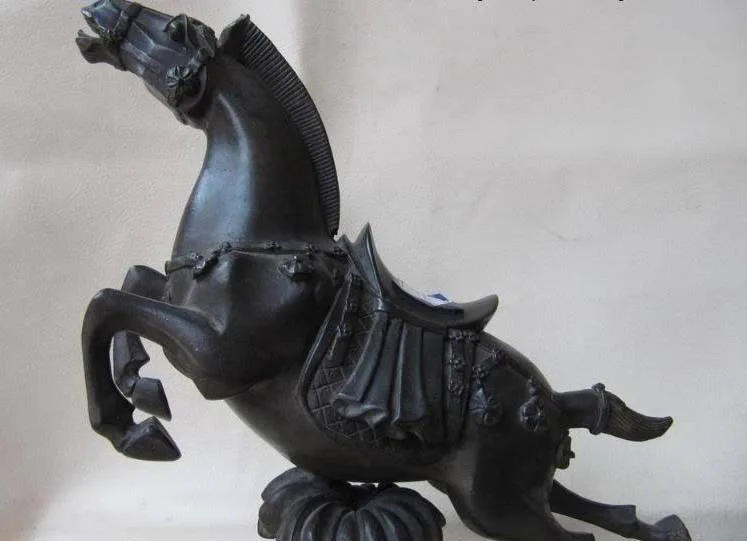 Chinese classical Pure Copper Bronze Feng Shui Lucky Fly gallop Horse Art Statue
Chinese classical Pure Copper Bronze Feng Shui Lucky Fly gallop Horse Art Statue