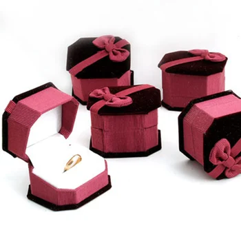 De Bijoux 10pcs/lot 6.5 x 4.5cm Red Velvet Paper Jewelry Packaging Ring Earring Box Wedding Party Favor Gift Box
De Bijoux 10pcs/lot 6.5 x 4.5cm Red Velvet Paper Jewelry Packaging Ring Earring Box Wedding Party Favor Gift Box