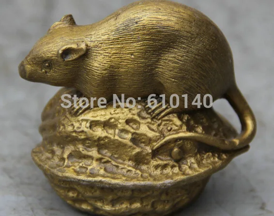 FF4868 Chinese Brass Zodiac Year Mouse Rat Mice Animal Walnut Carya Statue Sculpture