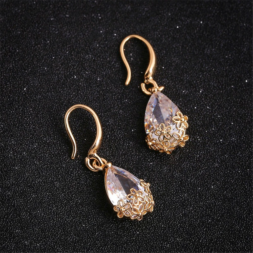 Women's jewelry, zircon drop shaped silver-plated earring exquisitely hollowed out flower ear hook ornaments
Women's jewelry, zircon drop shaped silver-plated earring exquisitely hollowed out flower ear hook ornaments