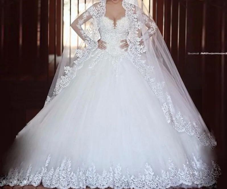Vestido De Noiva 2017 Stock New Sweetheart White Ivory Ball Gown Crystal Luxury Wedding Dresses With Royal Train Bridal Dresses
Vestido De Noiva 2017 Stock New Sweetheart White Ivory Ball Gown Crystal Luxury Wedding Dresses With Royal Train Bridal Dresses