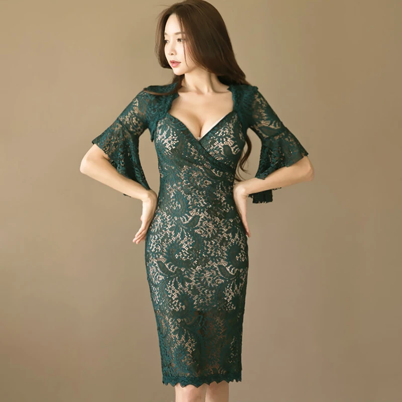 BGTEEVER Vintage Green Flare Sleeve Floral Lace Women Dress Elegant Female Hip Packaged Bodycon Vestidos femme 2018
BGTEEVER Vintage Green Flare Sleeve Floral Lace Women Dress Elegant Female Hip Packaged Bodycon Vestidos femme 2018