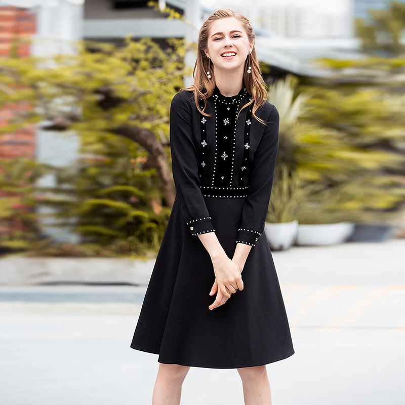 2019 Spring Pretty Beading Dress Women High Quality Black Full Sleeve Stand Collar Knee Length Sweet Brief Dress
2019 Spring Pretty Beading Dress Women High Quality Black Full Sleeve Stand Collar Knee Length Sweet Brief Dress