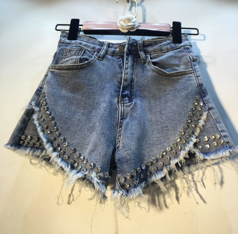 DEAT Hot Pants 2019 Summer Suit European New Diamond Beads High Waist Stretch Hair Edge Denim Shorts Women Jeans Shorts ME738
DEAT Hot Pants 2019 Summer Suit European New Diamond Beads High Waist Stretch Hair Edge Denim Shorts Women Jeans Shorts ME738