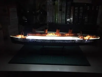 1/700 Plastic Titanic With LED Light Pre-Colored Hand-assembled DIY Building Ship Model Kits Decoration
1/700 Plastic Titanic With LED Light Pre-Colored Hand-assembled DIY Building Ship Model Kits Decoration