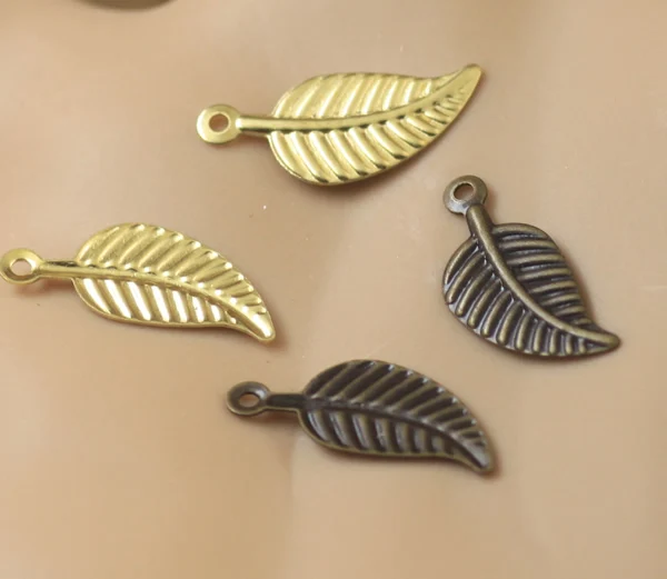 50pcs/lot 6X14mm Vintage Copper Leaf Charms Pendant For Jewelry Making Antique Bronze Charm Necklace
50pcs/lot 6X14mm Vintage Copper Leaf Charms Pendant For Jewelry Making Antique Bronze Charm Necklace