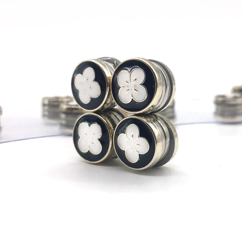 New Enamel Flower Brooches Black Magnet Brooch Buckle 12pcs/lot Fashion Rose Wedding Muslim Brooches Safety Scarf Hijab Pins
New Enamel Flower Brooches Black Magnet Brooch Buckle 12pcs/lot Fashion Rose Wedding Muslim Brooches Safety Scarf Hijab Pins