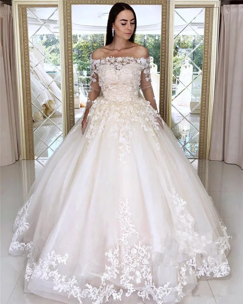 Princess Lace Ball Gown Wedding Dresses 2019 Off Shoulder Long Sleeves 3D Floral Victorian Princess Vestido De Novia Bridal Gown
Princess Lace Ball Gown Wedding Dresses 2019 Off Shoulder Long Sleeves 3D Floral Victorian Princess Vestido De Novia Bridal Gown