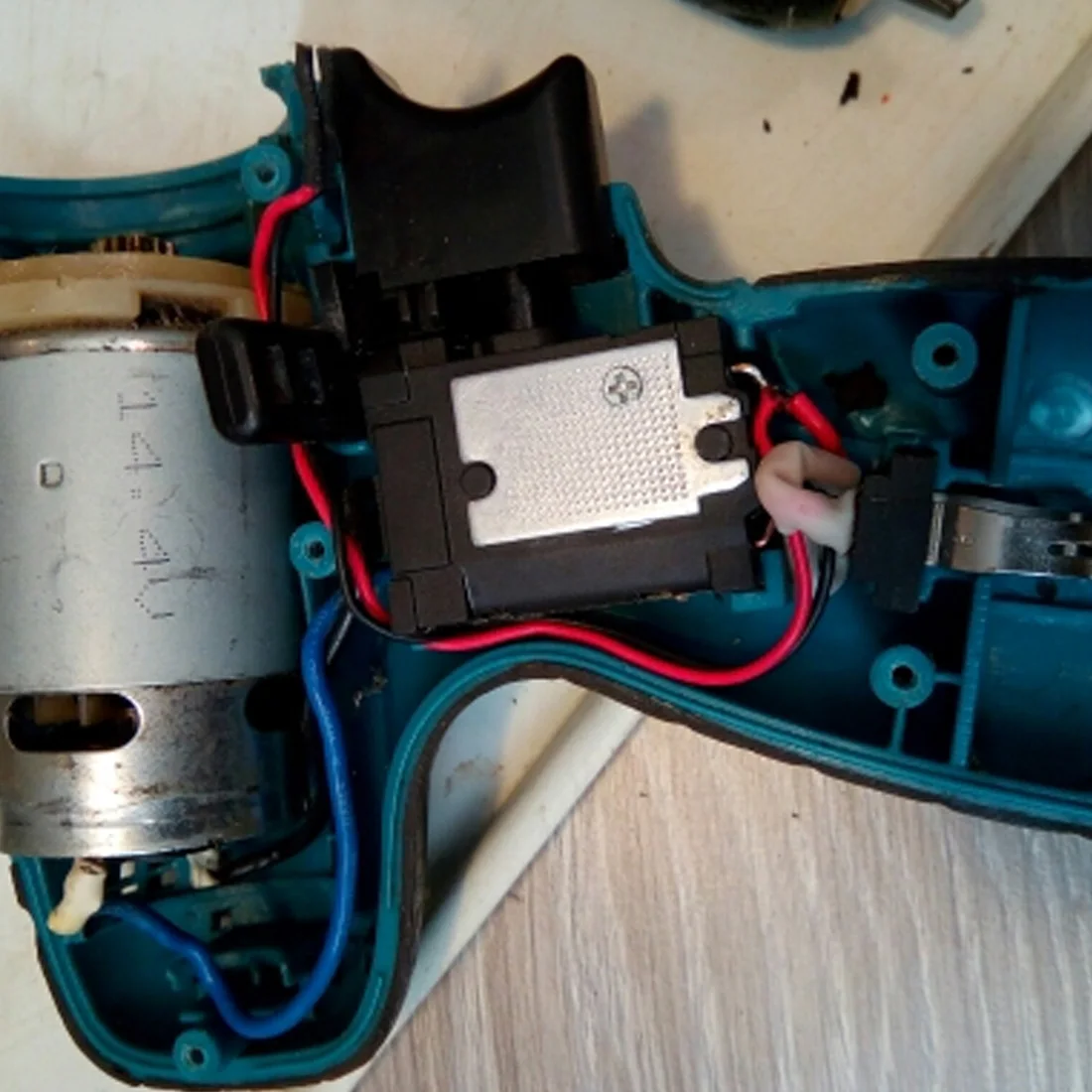 1pc Adjustable Switch FA2-4/1BEK on Power Speed Control Trigger Switch AC 250V For Electric Hand Drill
1pc Adjustable Switch FA2-4/1BEK on Power Speed Control Trigger Switch AC 250V For Electric Hand Drill