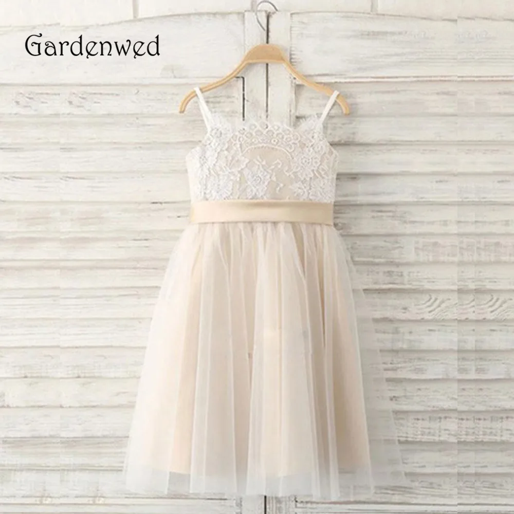 Gardenwed Lace Top Girl Cute Flower Girl Dresses 2023 Formal Communion Champagne Knee Length Gown Kids Bow Wedding Party Cheap
Gardenwed Lace Top Girl Cute Flower Girl Dresses 2023 Formal Communion Champagne Knee Length Gown Kids Bow Wedding Party Cheap