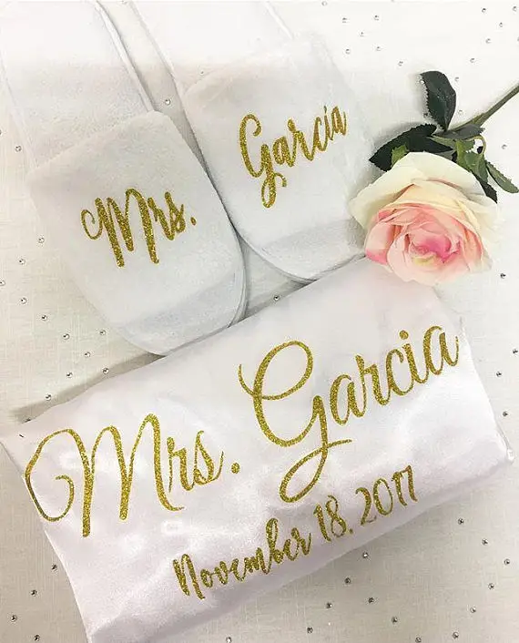 personalized name glitter wedding Bride Bridesmaid satin pajamas kiminos robes with slippers bridal shower party favors gifts
personalized name glitter wedding Bride Bridesmaid satin pajamas kiminos robes with slippers bridal shower party favors gifts