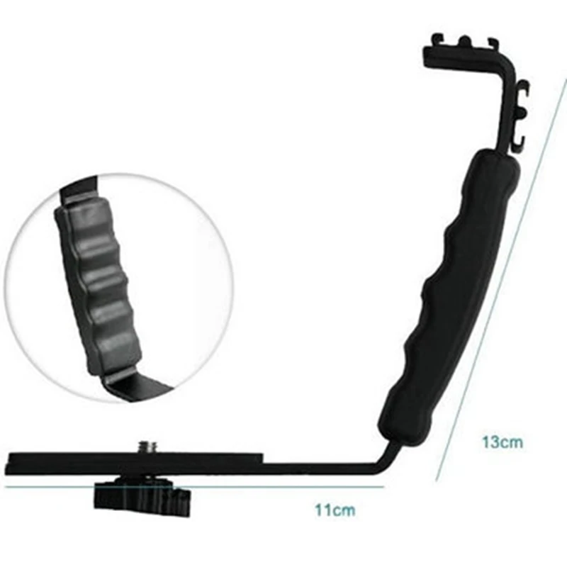 Flash bracket - camera bracket, black, used on any 120 or 135 cameras, DV cameras, with two hot boot interfaces.LF01-054
Flash bracket - camera bracket, black, used on any 120 or 135 cameras, DV cameras, with two hot boot interfaces.LF01-054