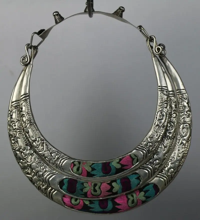 Tribal chinese minority people's old hand embroidery miao silver 3rings necklace
Tribal chinese minority people's old hand embroidery miao silver 3rings necklace