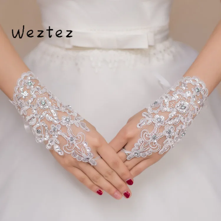 Bridal Gloves Applique With Rhinestone Fingerless Gloves Wedding Gloves Bride Gloves Accessories ST06
Bridal Gloves Applique With Rhinestone Fingerless Gloves Wedding Gloves Bride Gloves Accessories ST06