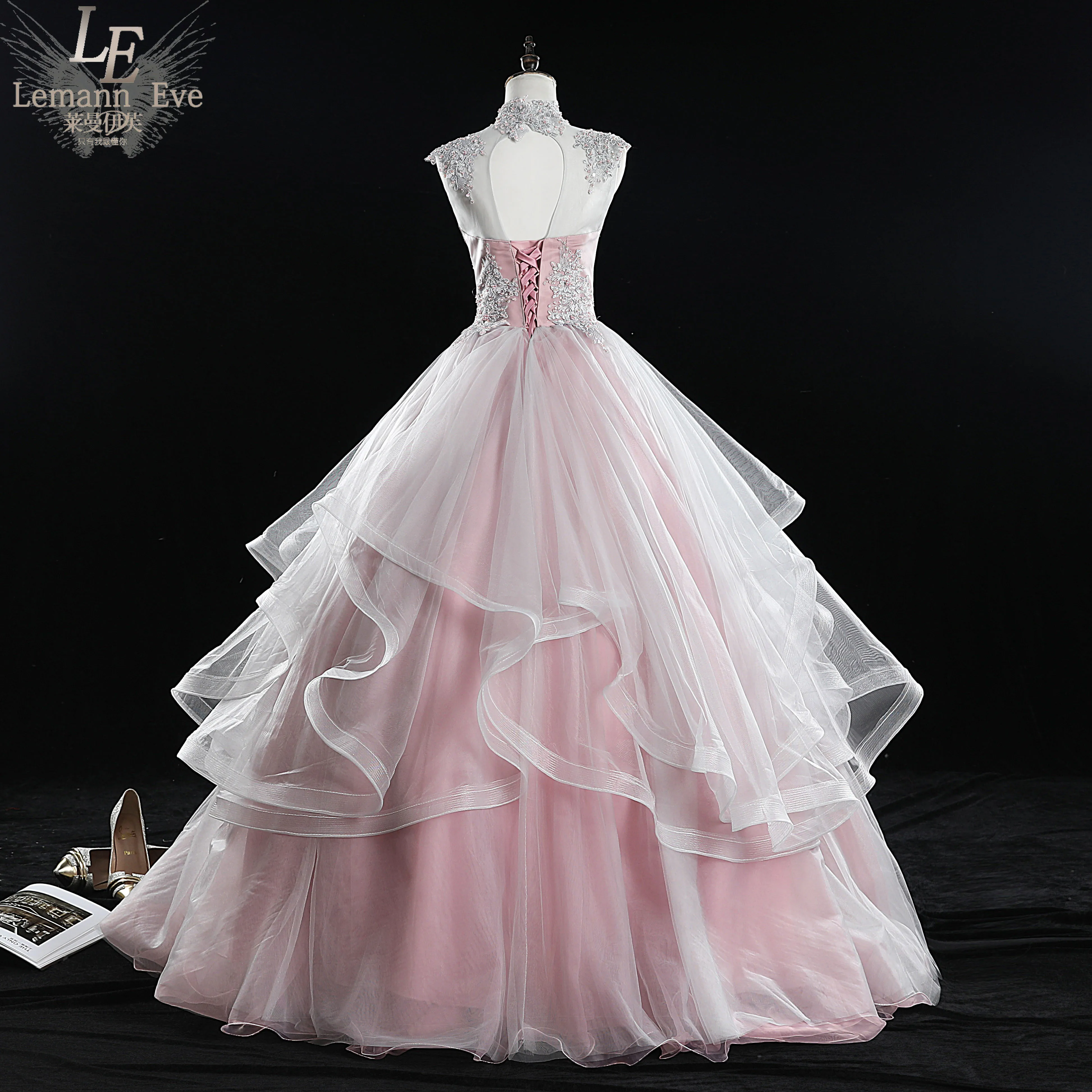 Hot 100%real Pale Pink Stand Collar Embroidery Beading Ball Gown Royal Princess Medieval Renaissance Victorian Dress Belle Ball
Hot 100%real Pale Pink Stand Collar Embroidery Beading Ball Gown Royal Princess Medieval Renaissance Victorian Dress Belle Ball