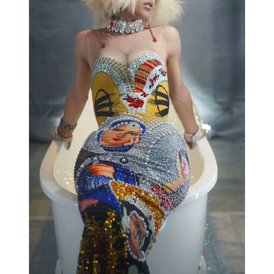 Sparkling Colorful Rhinestones Dress Women Sleeveless 3D Printed Bodycon Long Tail Dress Lady Singer Nightclub Prom Party Dress
Sparkling Colorful Rhinestones Dress Women Sleeveless 3D Printed Bodycon Long Tail Dress Lady Singer Nightclub Prom Party Dress