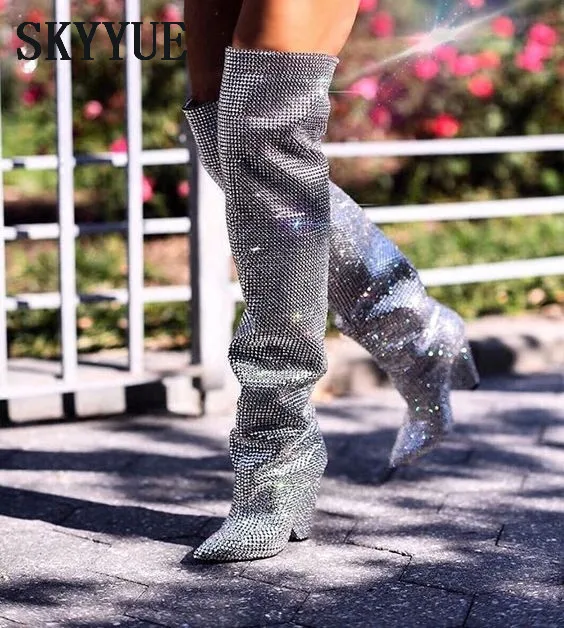 SKYYUE Women Luxury Bling Boots Niki Slouch Crystal-Embellished Leather Knee Booties Covered Cone Heels Diamonds Shoes Women
SKYYUE Women Luxury Bling Boots Niki Slouch Crystal-Embellished Leather Knee Booties Covered Cone Heels Diamonds Shoes Women