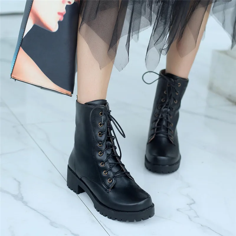 YMECHIC 2018 Black Autumn Lace Up Platform Ankle Combat Boots Women Punk Block Chunky Heels Gothic Motorcycle Boots Plus Size
YMECHIC 2018 Black Autumn Lace Up Platform Ankle Combat Boots Women Punk Block Chunky Heels Gothic Motorcycle Boots Plus Size