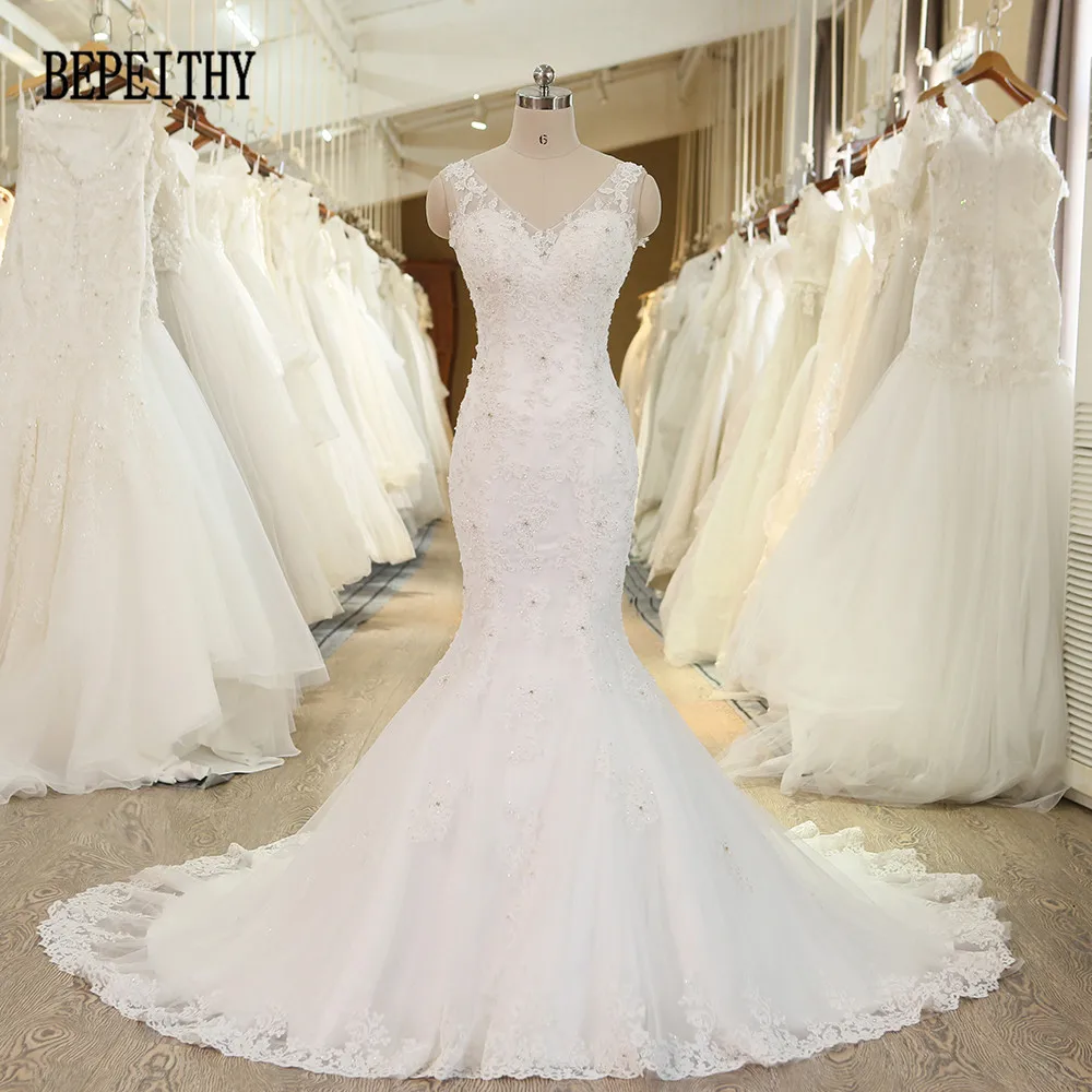BEPEITHY New Arrival Robe De Mariage Sexy Sheer Back V-neck Lace Wedding Gowns Bridal Dresses Luxurious Wedding Dresses 2019
BEPEITHY New Arrival Robe De Mariage Sexy Sheer Back V-neck Lace Wedding Gowns Bridal Dresses Luxurious Wedding Dresses 2019