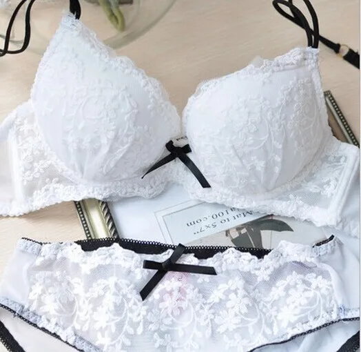 Топ и шорты Petra купить со скидкой в секс шопе  Женское белье, одежда  Комплекты белья