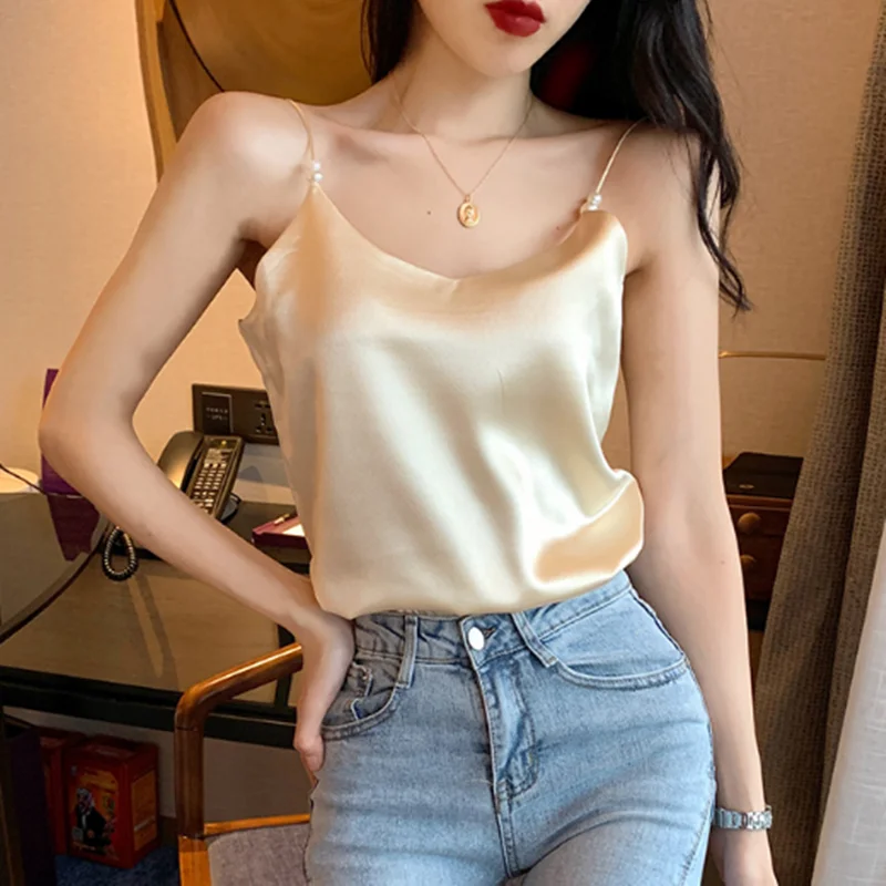 Silk Top Women Summer Women V Neck Satin Tops Plus Size Sexy Cami Top Woman Korean Woman Beading Vest Tees 2XL Strap Tops Female
Silk Top Women Summer Women V Neck Satin Tops Plus Size Sexy Cami Top Woman Korean Woman Beading Vest Tees 2XL Strap Tops Female