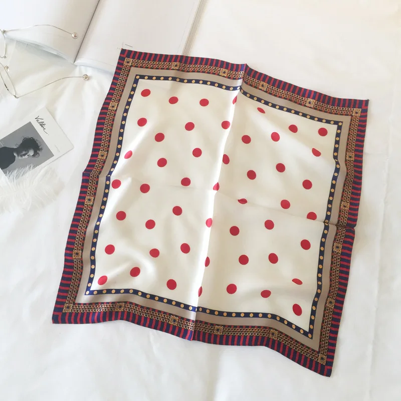 Women's 2019 explosion models hot spring and summer wave pattern printing 52*52cm satin decorative silk square scarf
Women's 2019 explosion models hot spring and summer wave pattern printing 52*52cm satin decorative silk square scarf