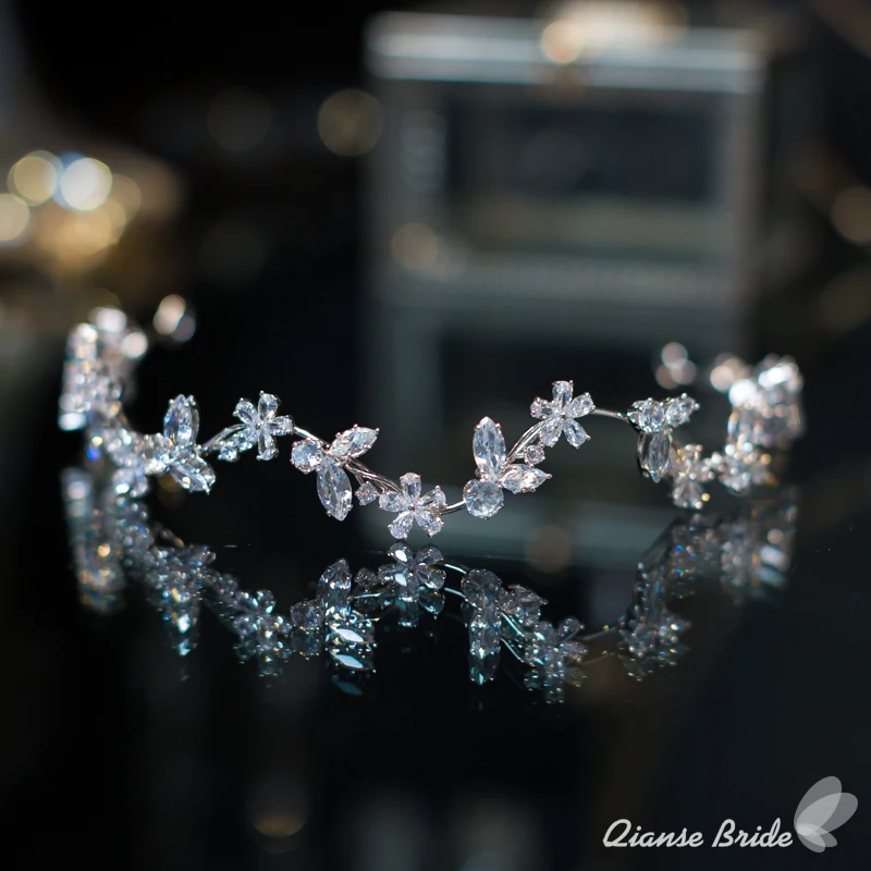 Bride zircon necklace neck chain clavicle chain wedding jewelry silver color dinner party hairband birthday gift wenmin
Bride zircon necklace neck chain clavicle chain wedding jewelry silver color dinner party hairband birthday gift wenmin