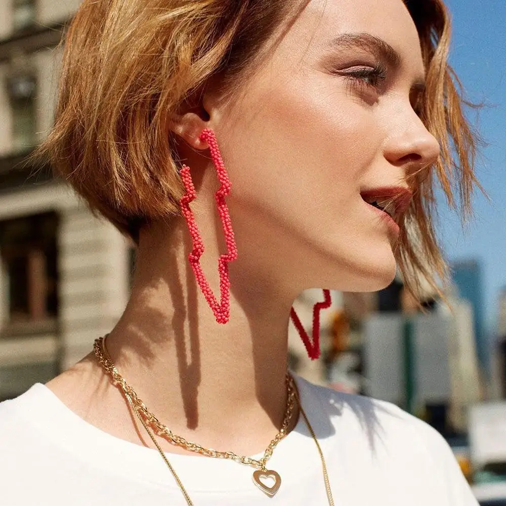 Dvacaman 2019 New Fashion Lightning Shape Bead Drop Earrings for Women Vintage Gold Color Pearl Statement Earrings Party Jewelry
Dvacaman 2019 New Fashion Lightning Shape Bead Drop Earrings for Women Vintage Gold Color Pearl Statement Earrings Party Jewelry