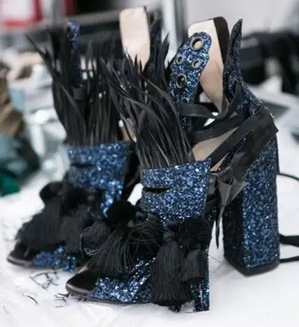 Hot Sexy Feather Decorated Glitter Woman Ankle Boots Fashion Chunky Heel Dress Shoes For Ladies Peep Toe Woman Gladiator Sandals
Hot Sexy Feather Decorated Glitter Woman Ankle Boots Fashion Chunky Heel Dress Shoes For Ladies Peep Toe Woman Gladiator Sandals