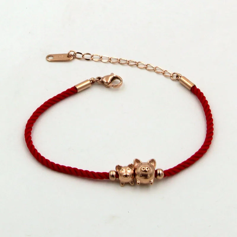 2019 Golden Double Pigs Zodiac Red Rope Charm Bracelet , Titanium Steel Rose gold color Cute piggy Fortune Hand Jewelry
2019 Golden Double Pigs Zodiac Red Rope Charm Bracelet , Titanium Steel Rose gold color Cute piggy Fortune Hand Jewelry