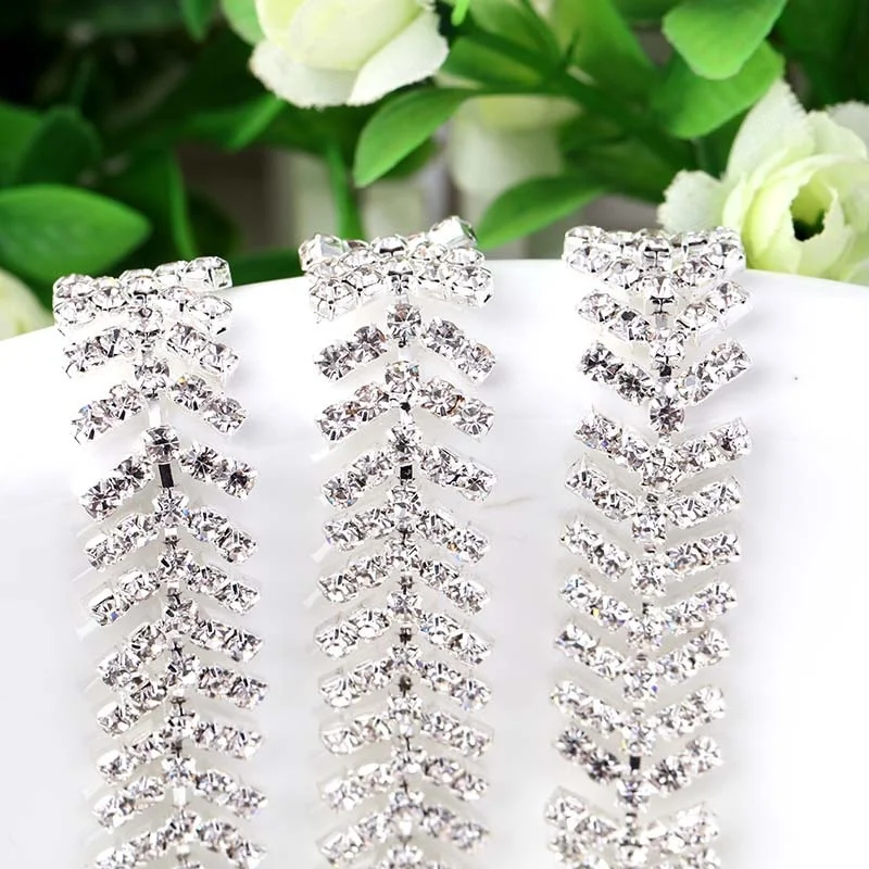 

Free Shipping 2yards Sew on Rhinestone Chain Bridal Sash Rhinestone Applique, Wedding Applique,Rhinestone Trimming YJ103