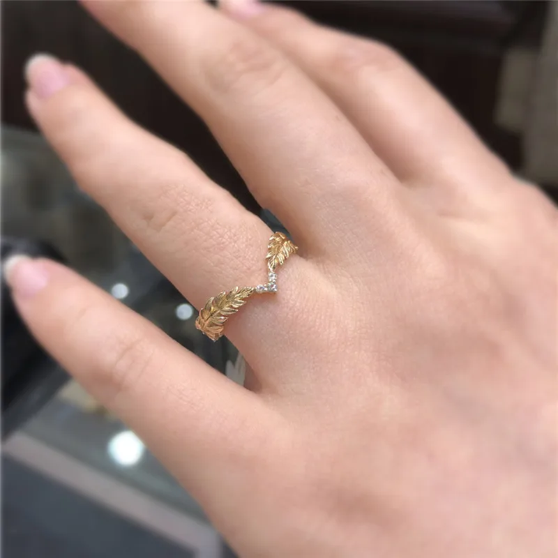 Stainless Steel Rings For Women Gold Color Feather Female Leaf Simple Atmosphere Elegant Party Ring Birthday Gifts Wholesale R5
Stainless Steel Rings For Women Gold Color Feather Female Leaf Simple Atmosphere Elegant Party Ring Birthday Gifts Wholesale R5