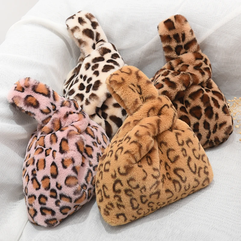 Women's Handbags 2018 New Winter Faux Fur Leopard Fur Plush Rabbit Handbag Luxury Handbags Women Bags Designer Bolsa Feminina
Women's Handbags 2018 New Winter Faux Fur Leopard Fur Plush Rabbit Handbag Luxury Handbags Women Bags Designer Bolsa Feminina