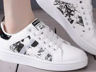 2018 new flat with wild white shoes women's shoes Korean student shoes waterproof casual shoes.
2018 new flat with wild white shoes women's shoes Korean student shoes waterproof casual shoes.