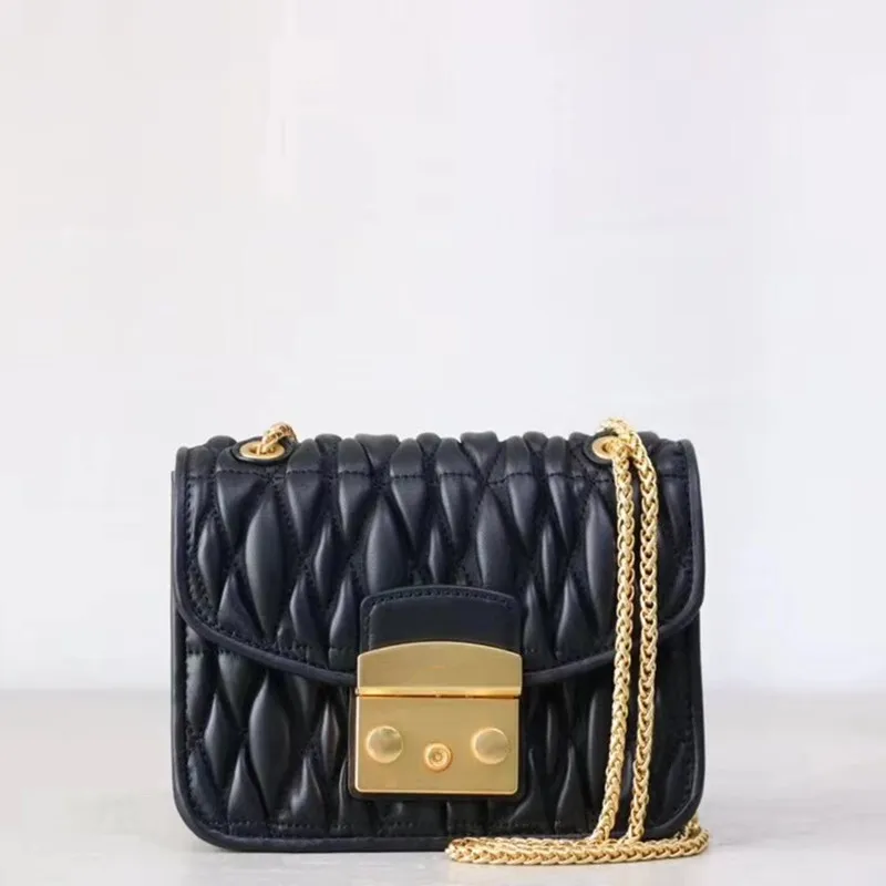Genuine Leather Female Cow Skin Handbags Peach Heart Wavy Chain with A Single Shoulder Slanting Clutch Simple Mini Women Bag
Genuine Leather Female Cow Skin Handbags Peach Heart Wavy Chain with A Single Shoulder Slanting Clutch Simple Mini Women Bag