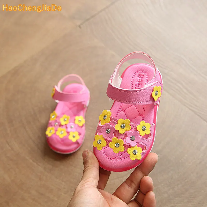 2018 Girl Lighted Soft Sandals New Toddler Walking Shoe Floral Anti-slip Sandals Girl 0 to 4 Years Drop Shipping
2018 Girl Lighted Soft Sandals New Toddler Walking Shoe Floral Anti-slip Sandals Girl 0 to 4 Years Drop Shipping