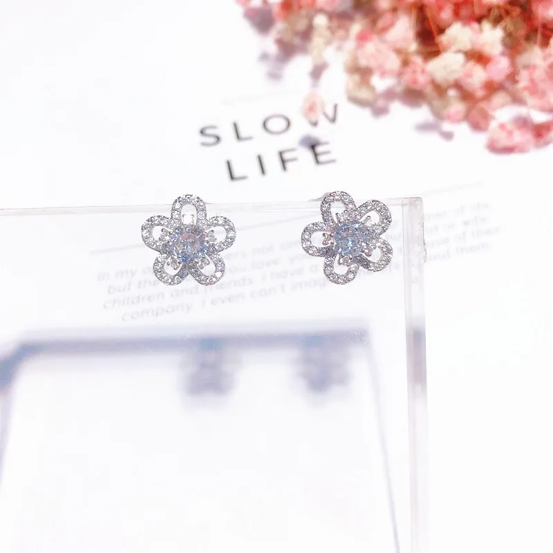 New High Quality Elegant Zircon Flower Stud Earrings For Women Evening Party Ear Accessories Micro Inlay Boucle d'oreille Femme
New High Quality Elegant Zircon Flower Stud Earrings For Women Evening Party Ear Accessories Micro Inlay Boucle d'oreille Femme