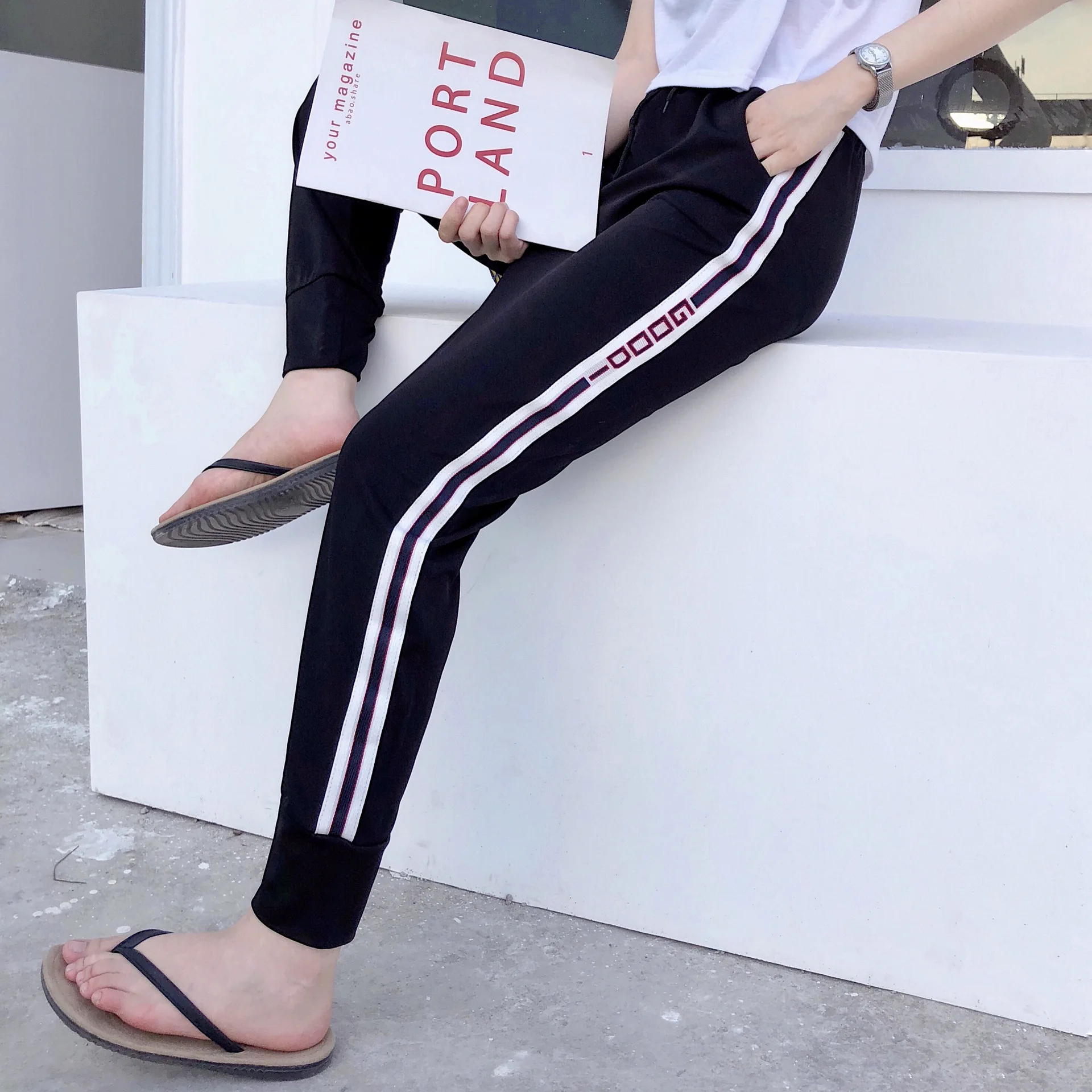 Fashion Korean Women's Leggings Sexy Casua Loose Type Pleasantly Cool Warmer Fit Most Sizes Trousers Woman's Leggings
Fashion Korean Women's Leggings Sexy Casua Loose Type Pleasantly Cool Warmer Fit Most Sizes Trousers Woman's Leggings