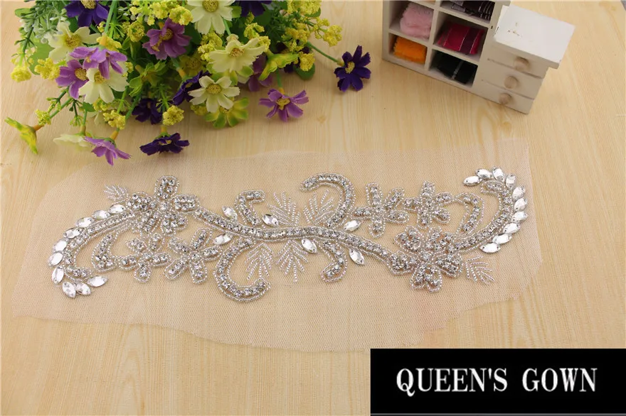 2014Hot and New Lovely Designer applique embroidered butterfly hot fix rhinestones bead rhinestone patch for dress RT047
2014Hot and New Lovely Designer applique embroidered butterfly hot fix rhinestones bead rhinestone patch for dress RT047