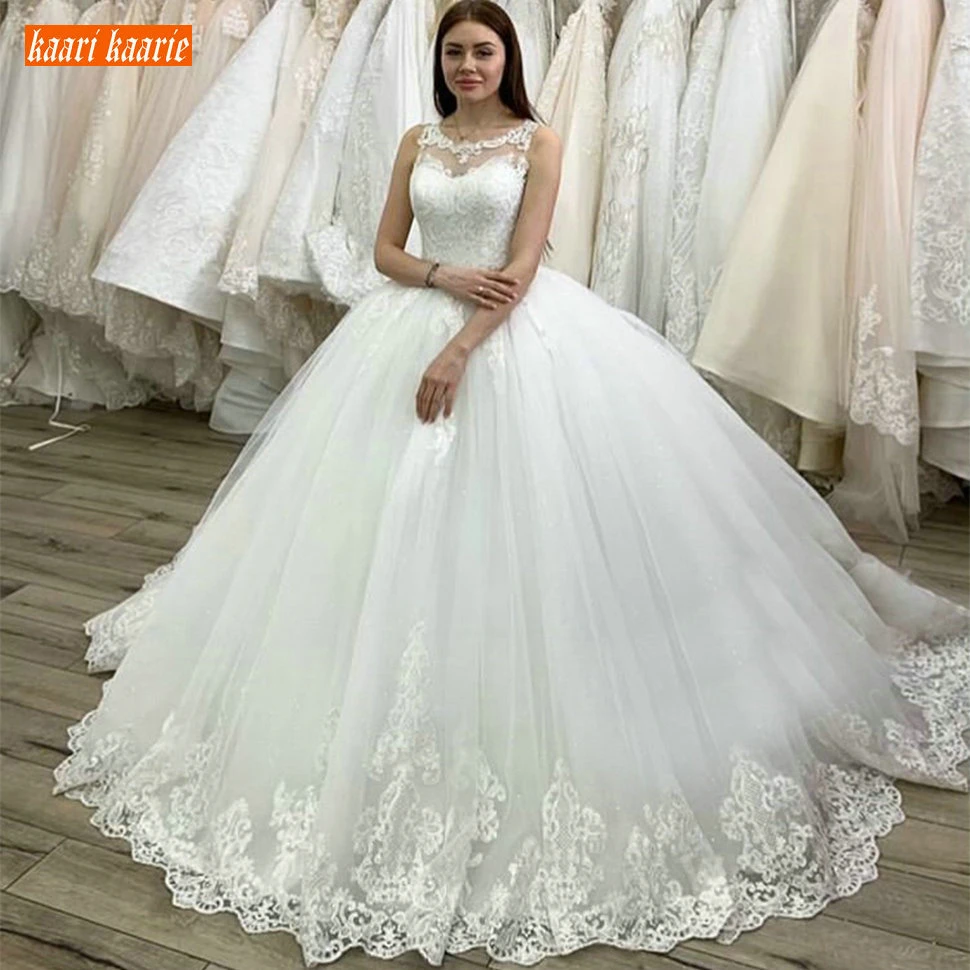 Sumptuous Princess Ball Gown White Wedding Dresses Scoop Applique Lace Ivory Bridal Dress Sweep Train Custom Made Wedding Gowns
Sumptuous Princess Ball Gown White Wedding Dresses Scoop Applique Lace Ivory Bridal Dress Sweep Train Custom Made Wedding Gowns