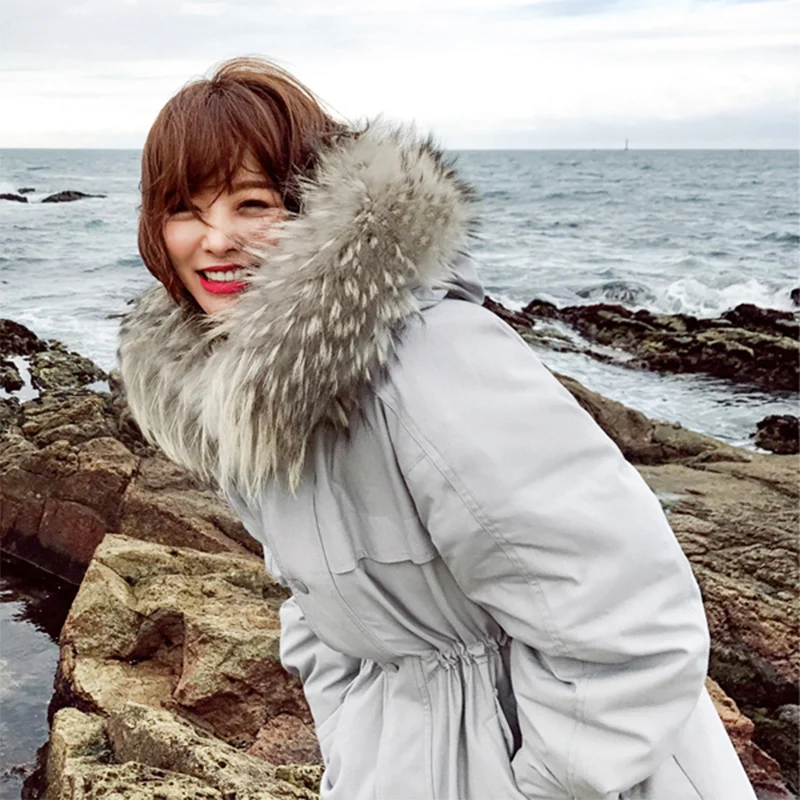 Russian Winter Women Parkas Outwear Coat Real Fur Collar White Duck Down Women Overcoat Snow Wear Thick Warm Female Down Jacket
Russian Winter Women Parkas Outwear Coat Real Fur Collar White Duck Down Women Overcoat Snow Wear Thick Warm Female Down Jacket