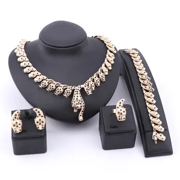 Handmade Dubai Gold Color Black Crystal Leopard Jewelry Sets Fashion Nigerian Wedding African Costume Dubai Jewelry Sets
Handmade Dubai Gold Color Black Crystal Leopard Jewelry Sets Fashion Nigerian Wedding African Costume Dubai Jewelry Sets