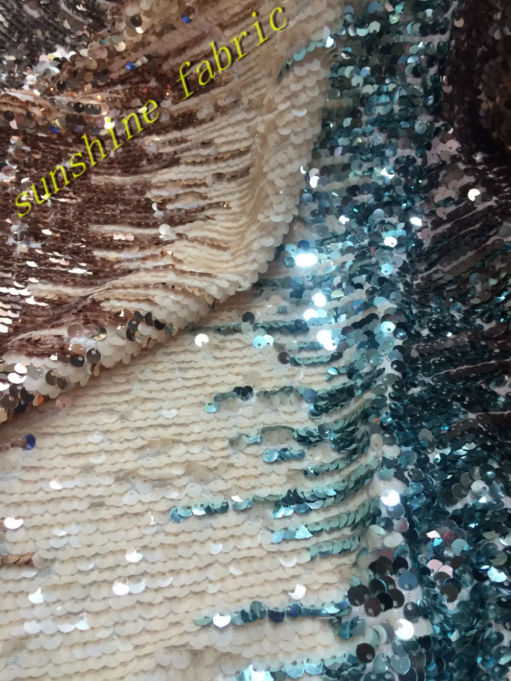 Beautiful sequins lace fabric high quality wedding dress African sequins lace high class 
Beautiful sequins lace fabric high quality wedding dress African sequins lace high class