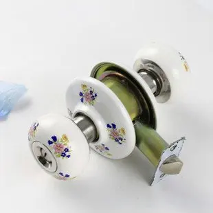 Wholesale- High Quality Metal,Ceramic Knob door lock,Static free Room door lock,3 sets/lot,Free Shipping
Wholesale- High Quality Metal,Ceramic Knob door lock,Static free Room door lock,3 sets/lot,Free Shipping