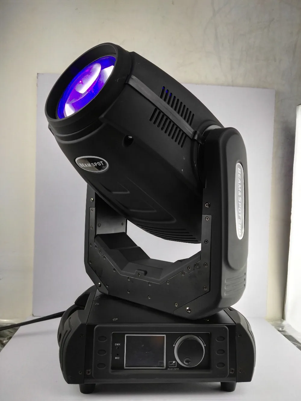 Robe 280W dmx 10R 3 in 1 beam wash spot dmx stage light sharpy 3d effect dj moving head robe pointe disco wedding show with gobo
Robe 280W dmx 10R 3 in 1 beam wash spot dmx stage light sharpy 3d effect dj moving head robe pointe disco wedding show with gobo