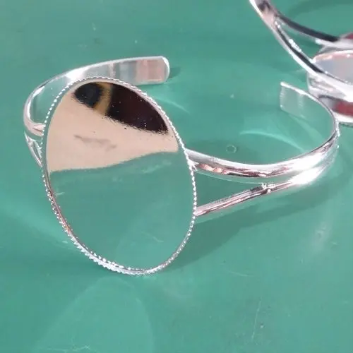 2pcs 30*40mm Min Order Wholesale Silver Plated Oval Cabochon Cameo Setting Disc Cuff Bangle&Bracelets Blank DIY Jewelry Making
2pcs 30*40mm Min Order Wholesale Silver Plated Oval Cabochon Cameo Setting Disc Cuff Bangle&Bracelets Blank DIY Jewelry Making