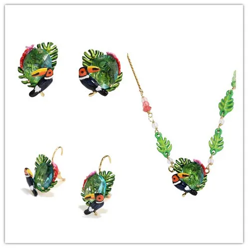 Tropical rainforest eardrop toucans color leaves contracted ear clip earrings earring hook female ears necklace suit
Tropical rainforest eardrop toucans color leaves contracted ear clip earrings earring hook female ears necklace suit