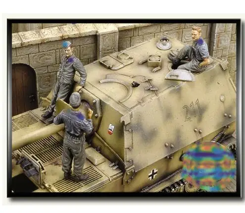 New Unassembled 1/35 ancient tank Crew TALK (NO TANK just have 3 man ) Resin Figure Unpainted Model Kit
New Unassembled 1/35 ancient tank Crew TALK (NO TANK just have 3 man ) Resin Figure Unpainted Model Kit