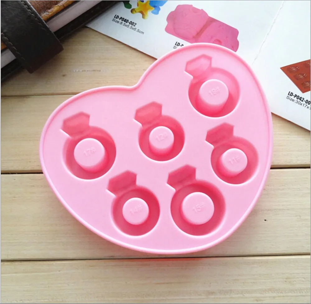 2016 New Arrival 3D Engagement Ring For Love FDA Silicone cake chocolate Ice silicone mold mould DIY Jelly pudding mould
2016 New Arrival 3D Engagement Ring For Love FDA Silicone cake chocolate Ice silicone mold mould DIY Jelly pudding mould